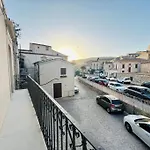 Re Barocco Centro Storico A 5 Min Dal Mare 아파트 시클리