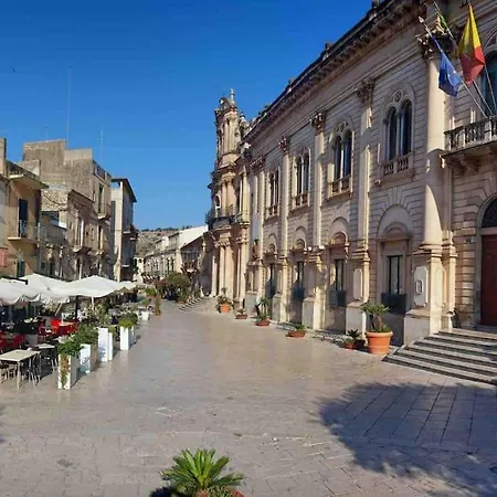 Apartment Re Barocco Centro Storico A 5 Min Dal Mare