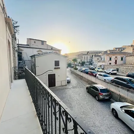 Re Barocco Centro Storico A 5 Min Dal Mare Apartman Scicli